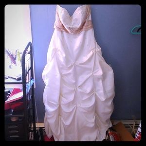 Prom/wedding dress